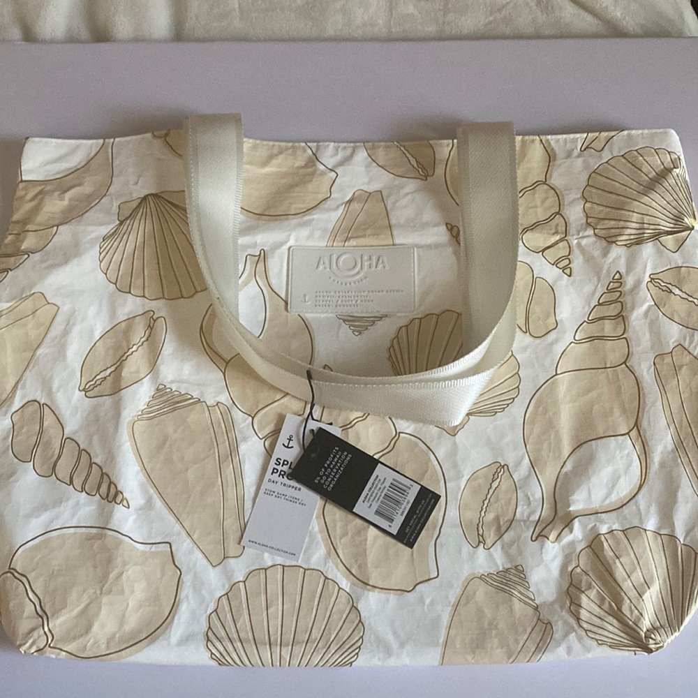 Aloha Collection Day Tripper Tote - NWT
